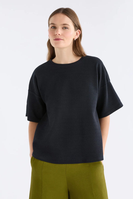Sanna Tee