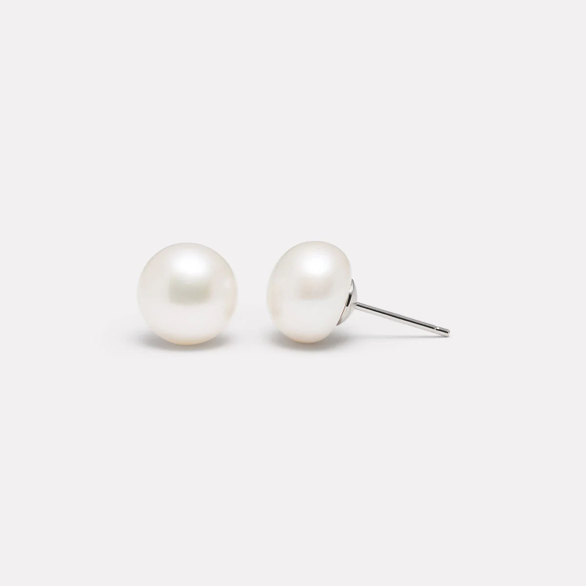 Luminosity Pearl Stud Earring
