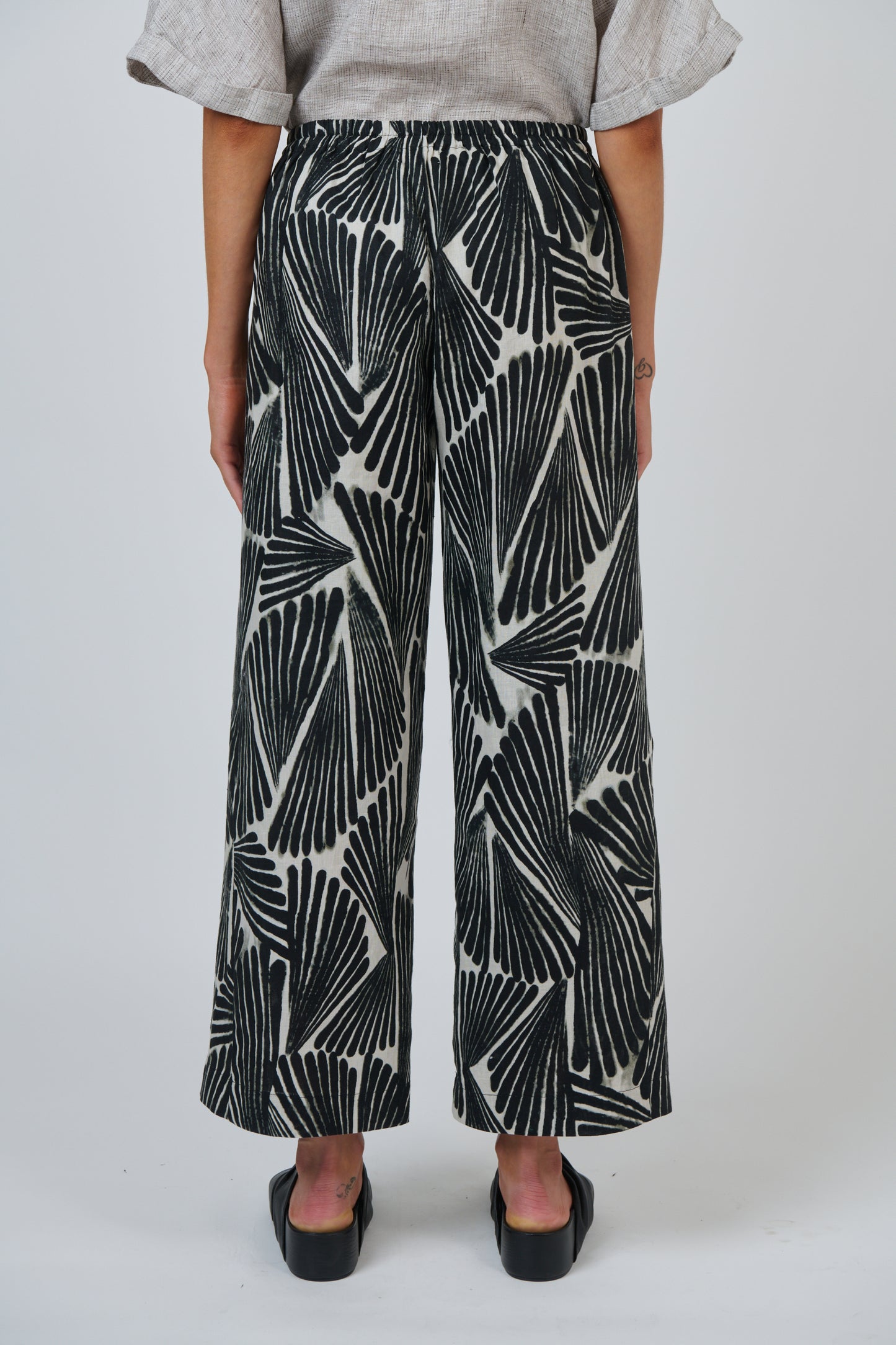 GA398 Linen Wide-Leg Trouser