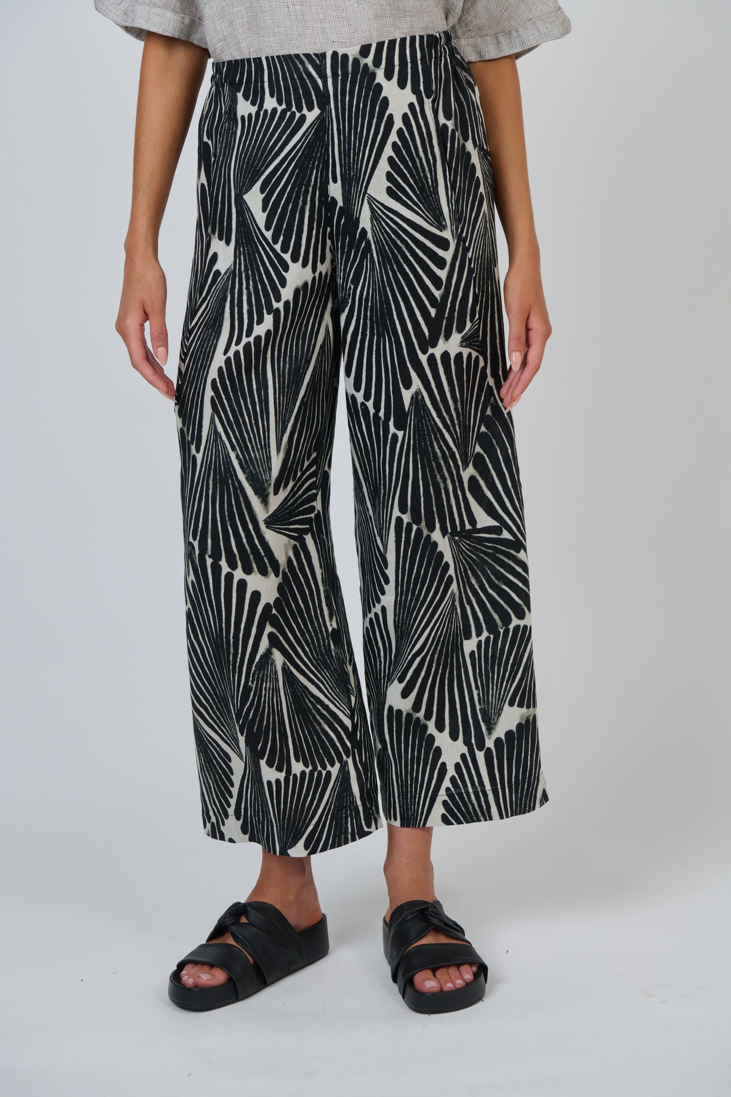 GA398 Linen Wide-Leg Trouser