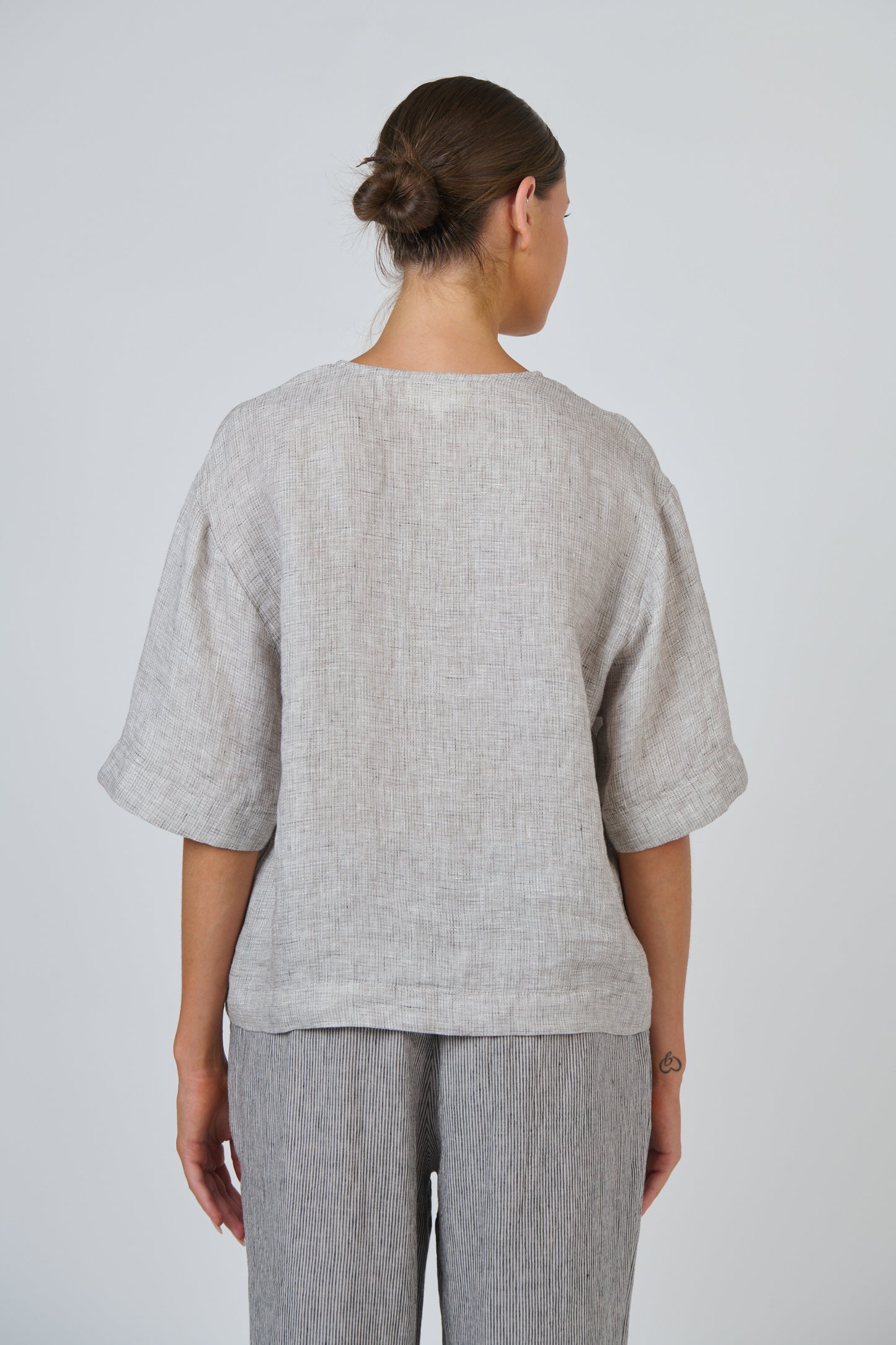 GA683 Linen V-Neck Top