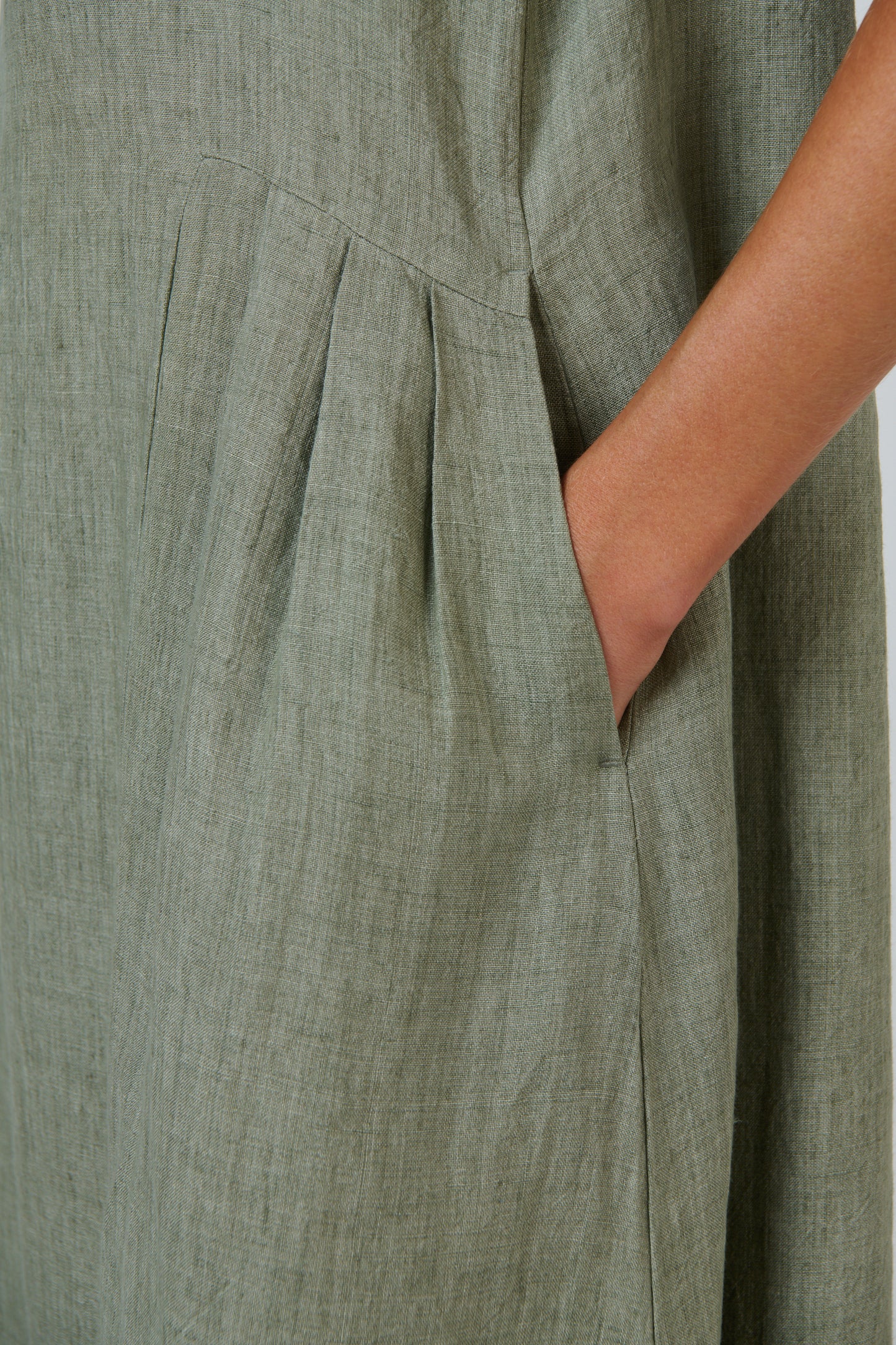 GA684 Midi Dress