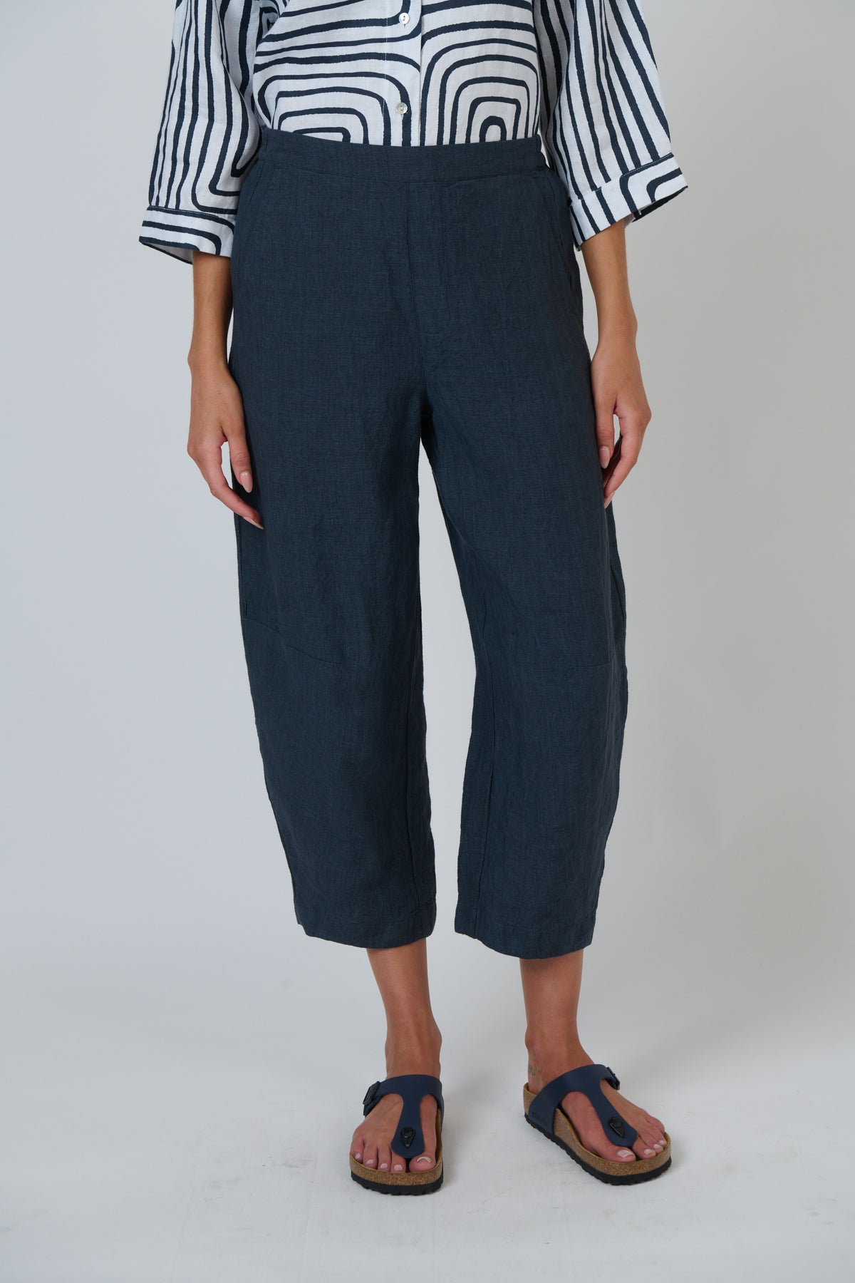 GA711 Cropped Pants